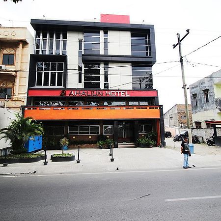 Amaliun Hotel Medan Exterior foto