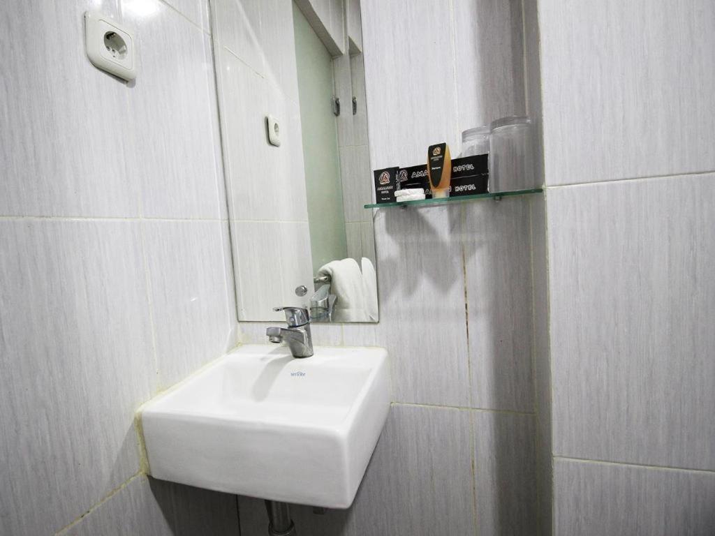 Amaliun Hotel Medan Exterior foto
