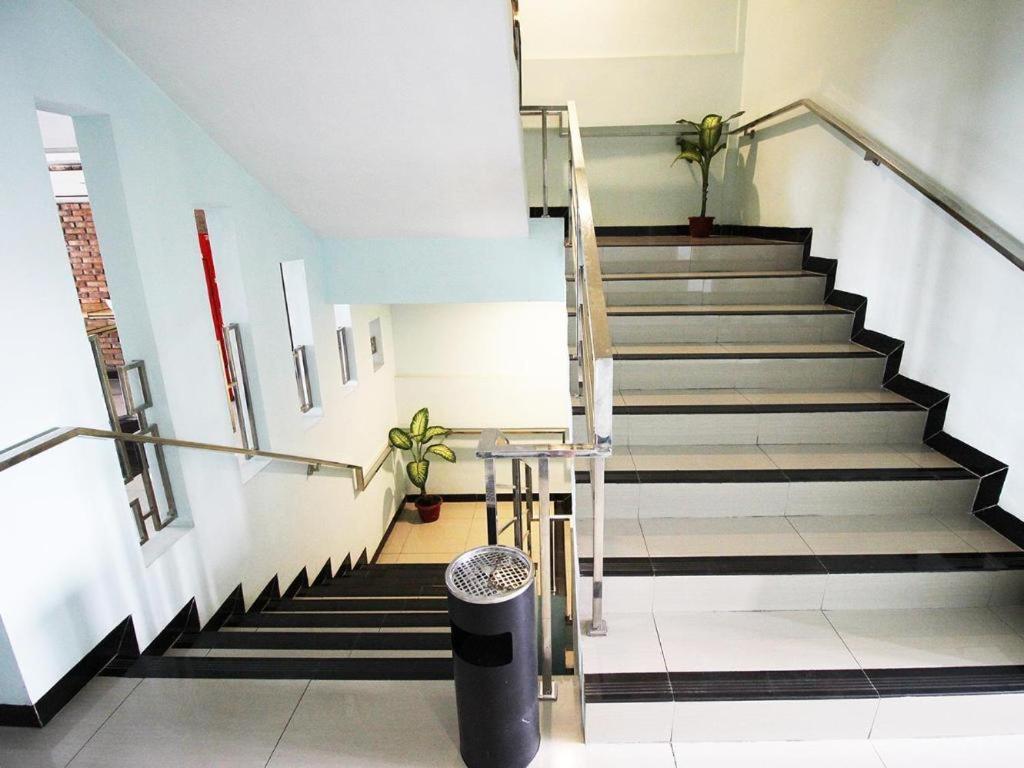 Amaliun Hotel Medan Exterior foto