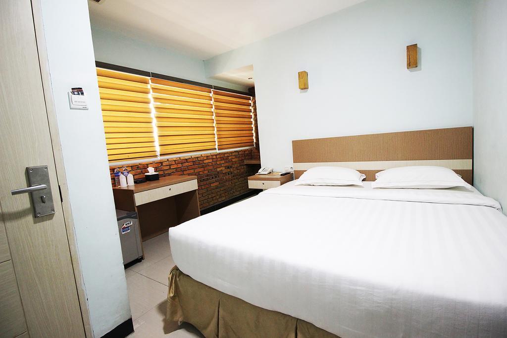 Amaliun Hotel Medan Exterior foto